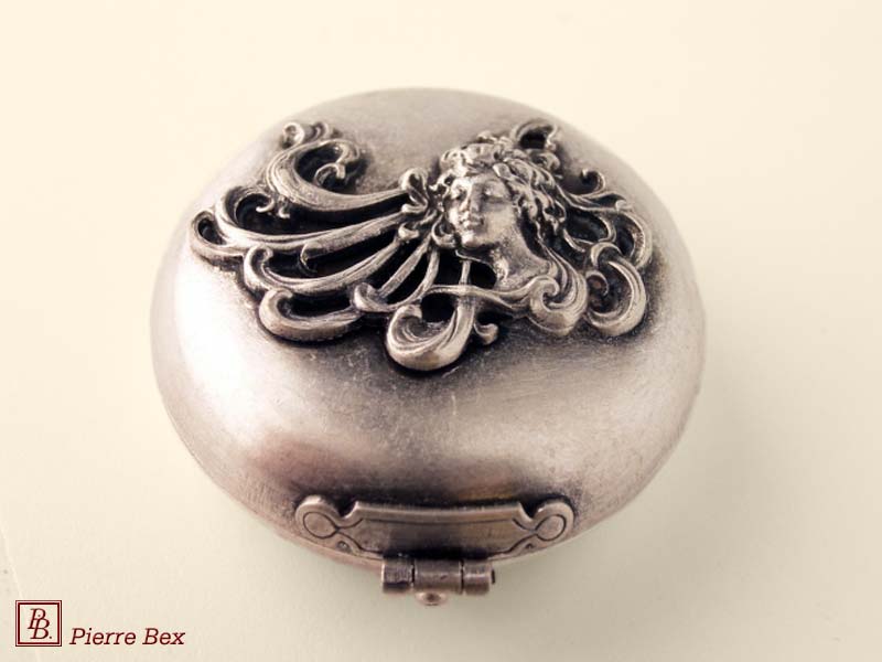 Pierre Bex Art-Nouveau pillbox lady 42149-10