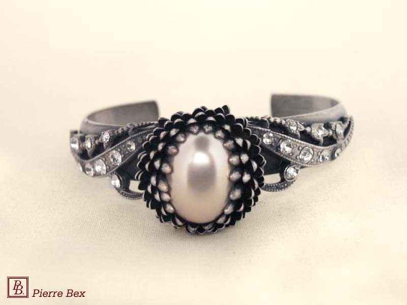 Pierre Bex Art-Deco bracelet with rhinestones and pearl 46722-16